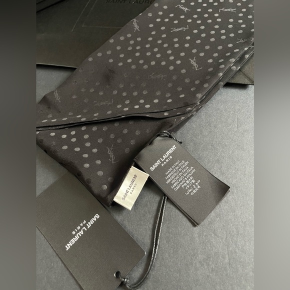 New SAINT LAURENT Dotted Black Scarf in Silk Jacquard🖤 - Picture 4 of 13